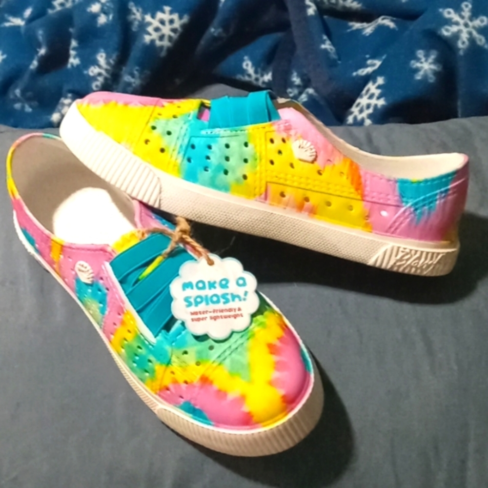 New Tia Dye Girls Blowfish shoes